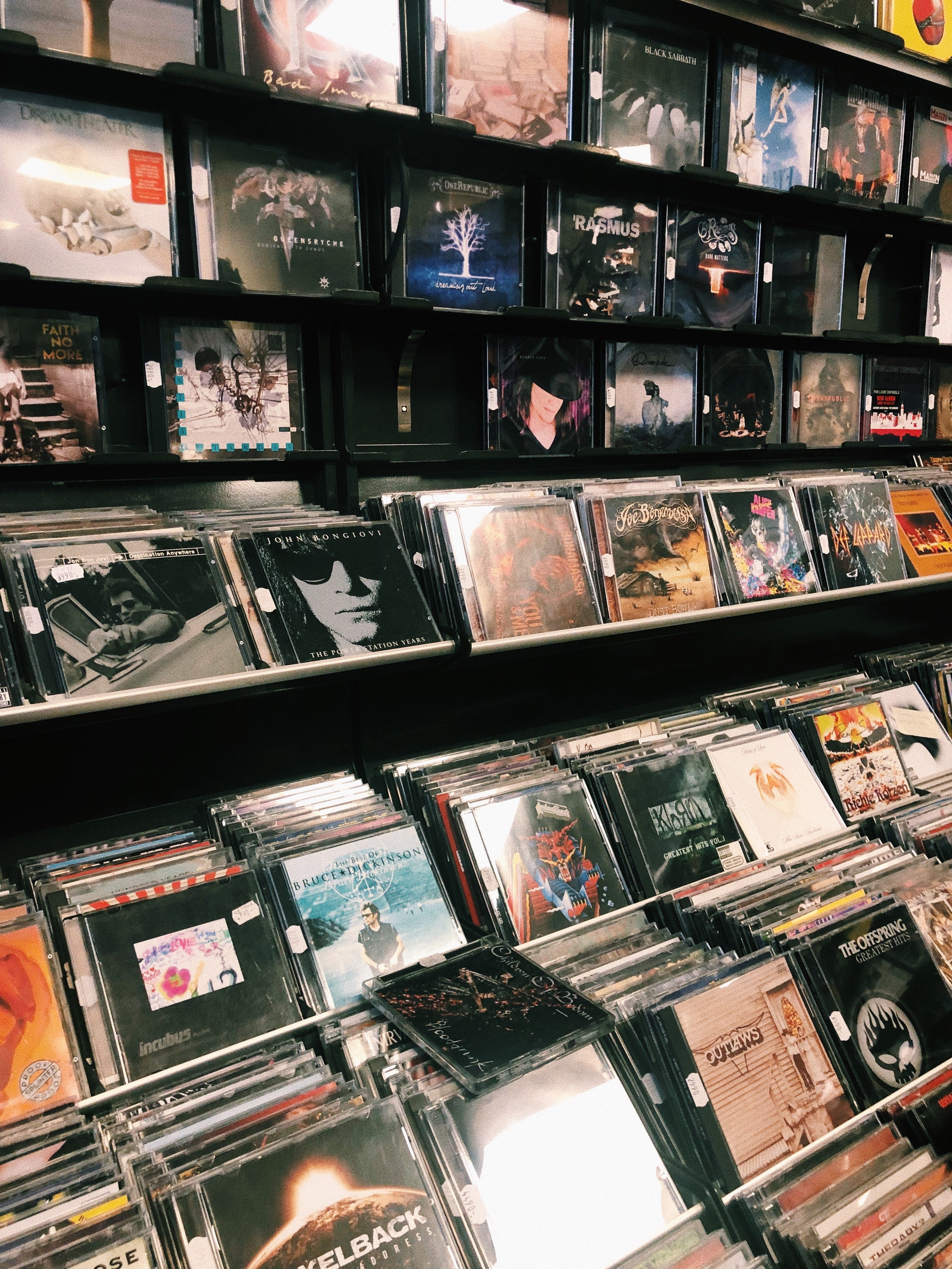 Discos de vinilo vs CDs: ¿conoce la diferencia?